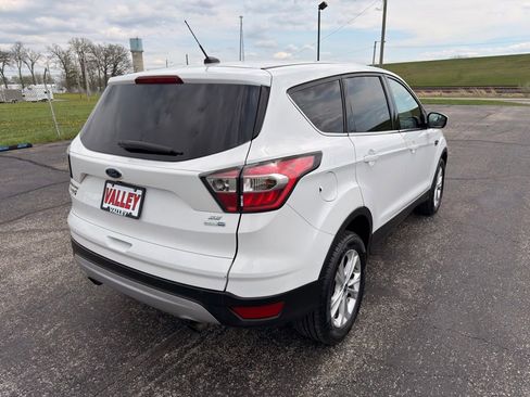 Used 2017 Ford Escape SE AWD/4WD image 9