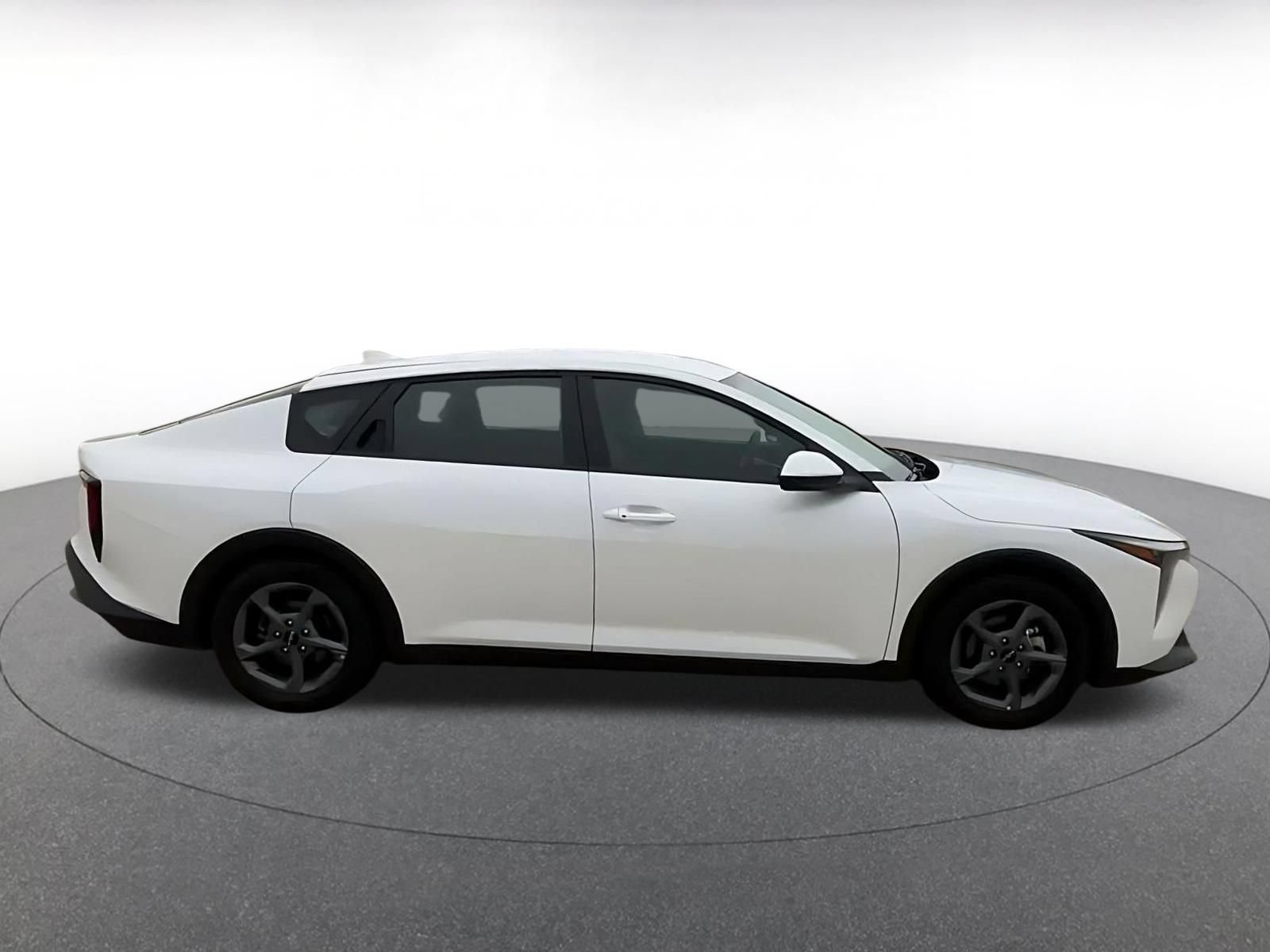 Used 2025 Kia K4 FWD image 15