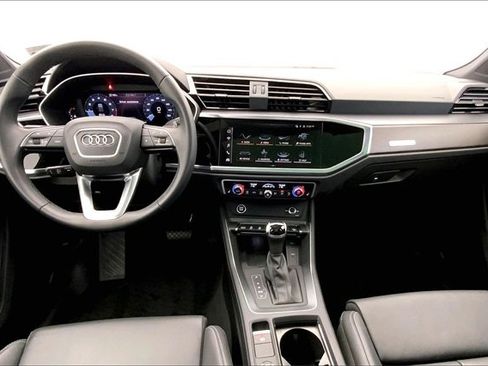Certified 2025 Audi Q3 2.0T Premium w/ Convenience Package image 15