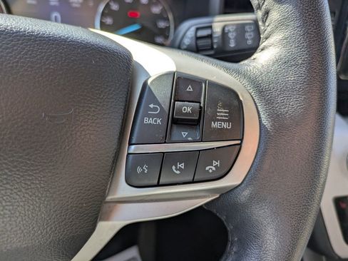 Used 2023 Ford Explorer XLT image 18