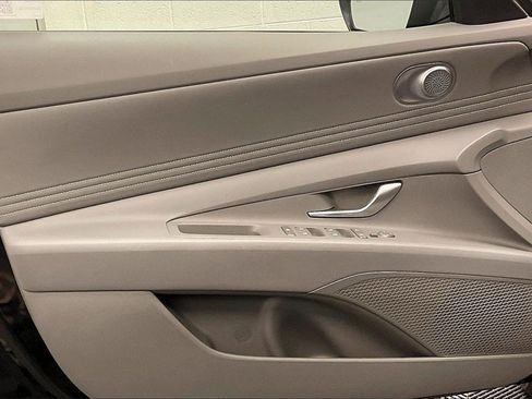 Certified 2025 Hyundai Elantra Sport image 21