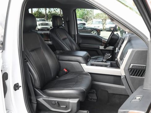Used 2019 Ford F150 Lariat image 40