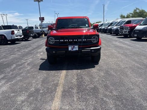 Used 2024 Ford Bronco Outer Banks AWD/4WD image 3