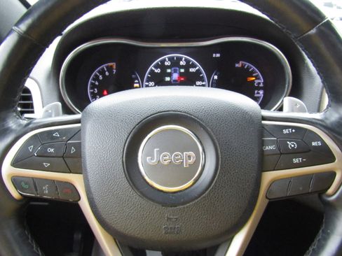 Used 2014 Jeep Grand Cherokee Laredo w/ Security & Convenience Group image 19