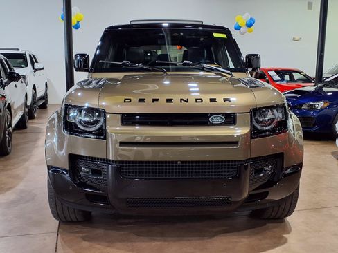 Used 2024 Land Rover Defender 110 X-Dynamic SE AWD/4WD image 2