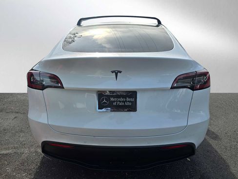 Used 2021 Tesla Model Y Long Range image 4