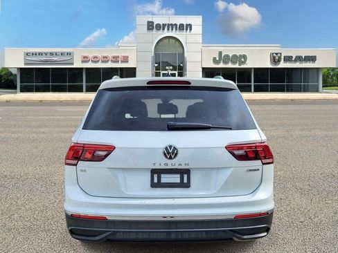 Used 2023 Volkswagen Tiguan SE w/ Panoramic Sunroof Package AWD/4WD image 6