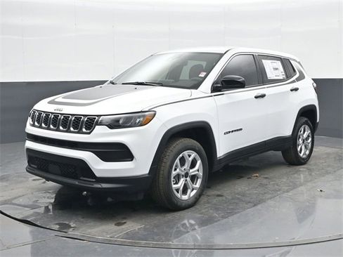 Used 2025 Jeep Compass Sport w/ Mopar Graphics Package image 1