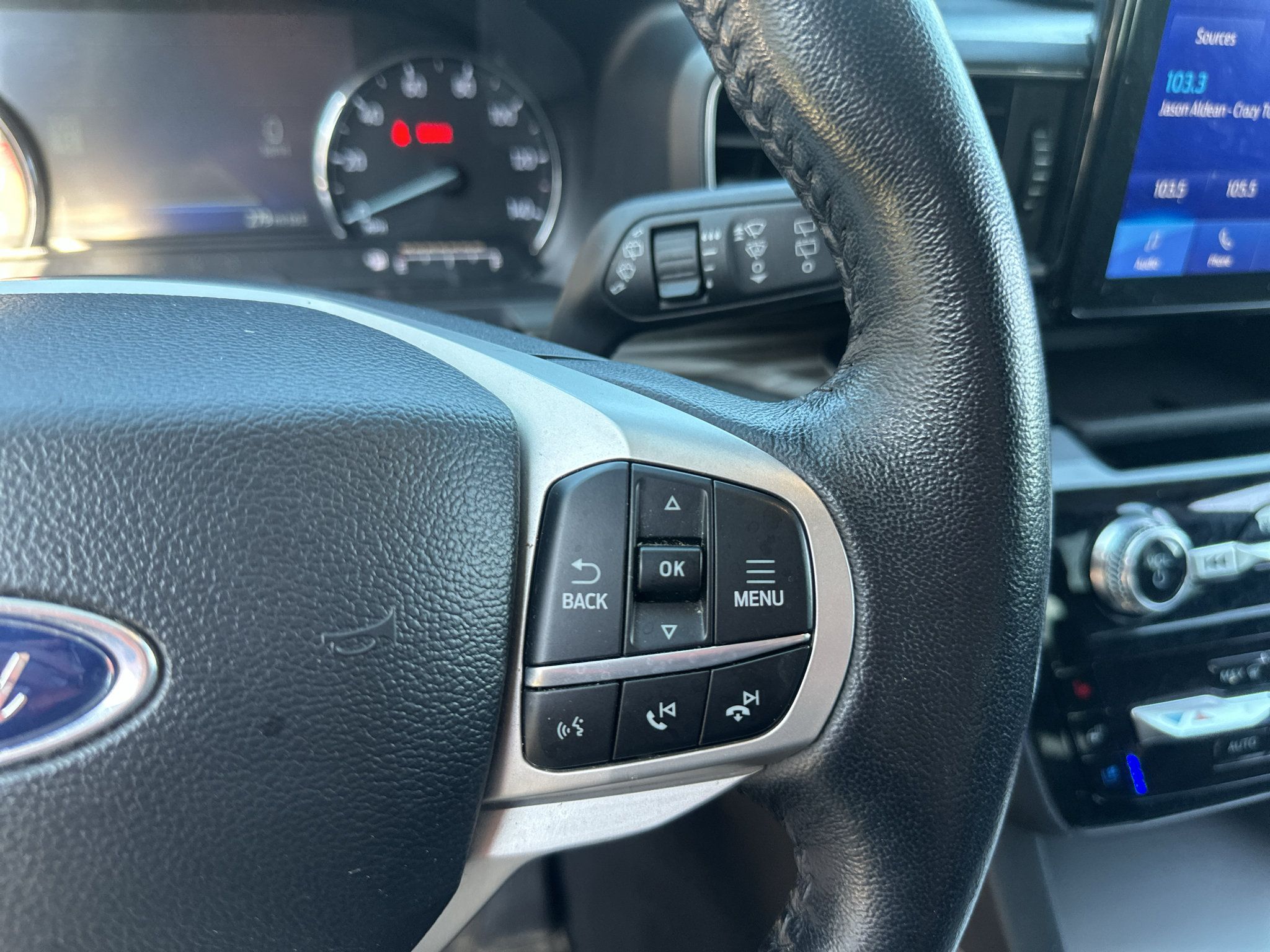 Used 2023 Ford Explorer Limited w/ Equipment Group 301A RWD image 27