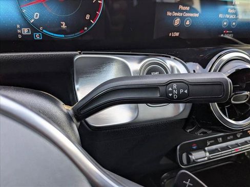Used 2022 Mercedes-Benz GLB 250 image 12
