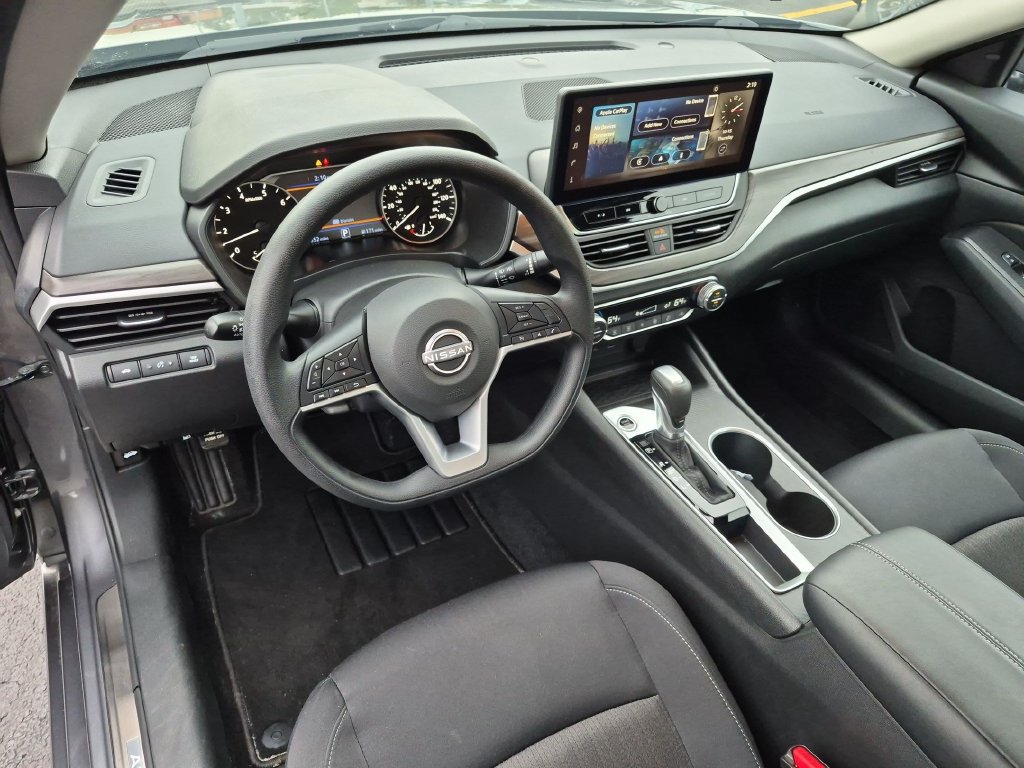 Used 2025 Nissan Altima 2.5 SV w/ SV Special Edition Package FWD image 10