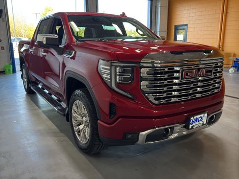 Used 2024 GMC Sierra 1500 Denali image 7