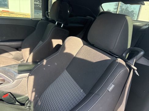 Used 2022 Dodge Challenger GT image 2