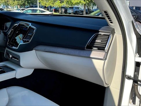 Used 2023 Volvo XC90 T8 Plus w/ Protection Package Premier image 16