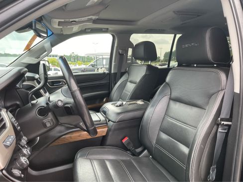 Used 2019 GMC Yukon XL Denali w/ Denali Ultimate Package AWD/4WD image 12
