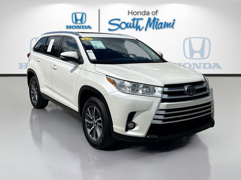 Used 2019 Toyota Highlander XLE image 1