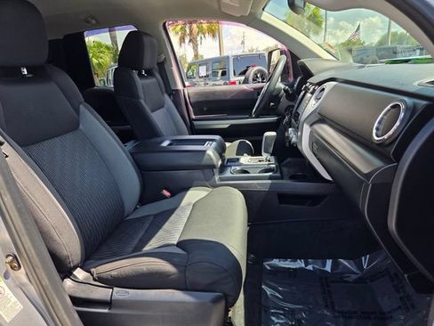Used 2017 Toyota Tundra SR5 w/ SR5 Upgrade Package RWD image 17