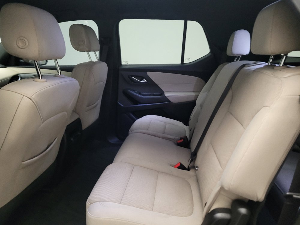 Used 2022 Chevrolet Traverse LS FWD image 18