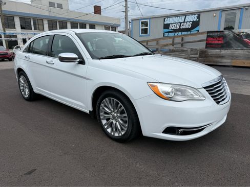 Used 2012 Chrysler 200 Limited FWD image 5