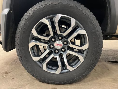 Certified 2023 GMC Canyon AT4 w/ AT4 Premium Package image 9