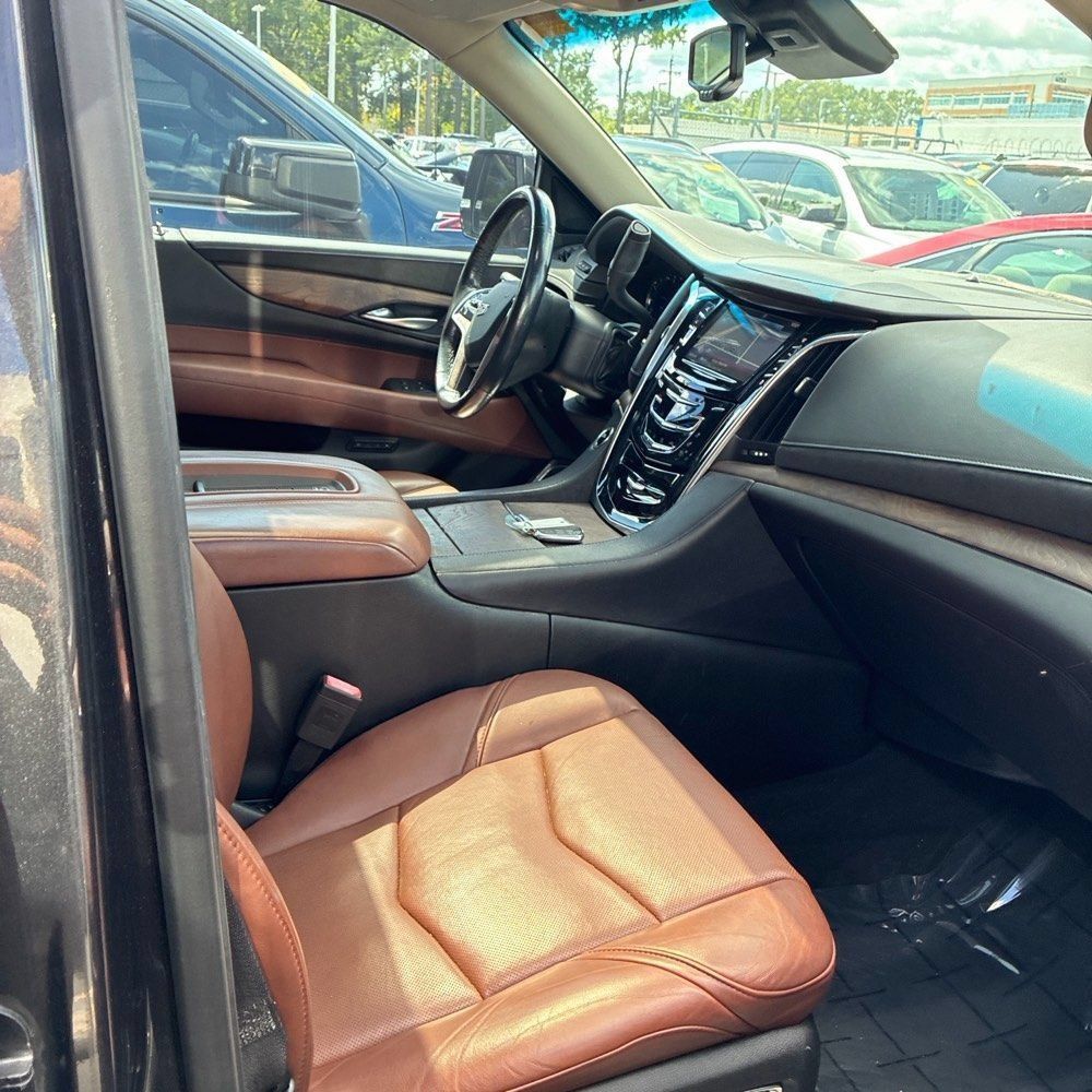 Used 2016 Cadillac Escalade ESV Premium AWD/4WD image 6