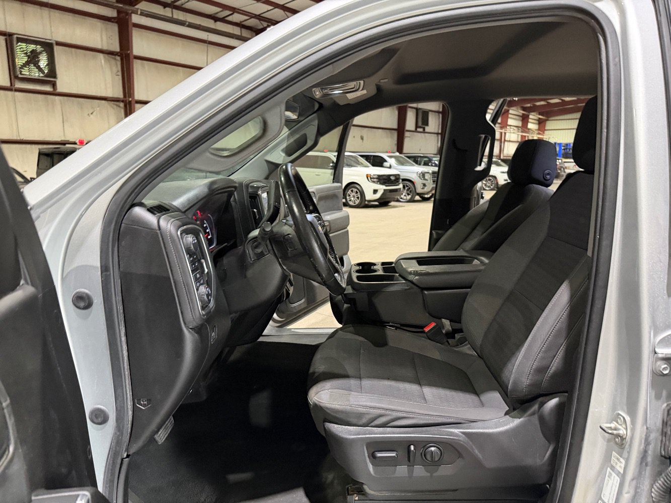 Used 2021 Chevrolet Silverado 1500 LT AWD/4WD image 13