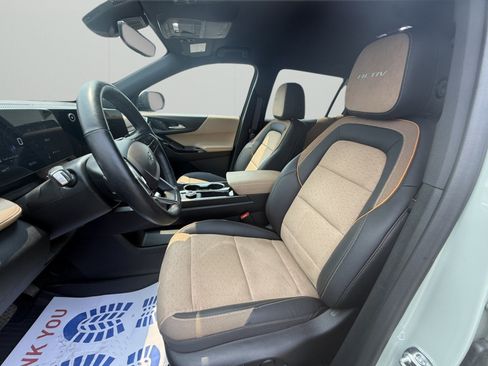 Used 2025 Chevrolet Equinox ACTIV w/ Safety and Technology Package AWD/4WD image 9