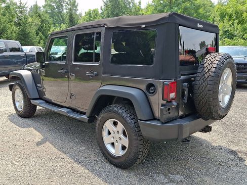 Used 2014 Jeep Wrangler Unlimited Sport w/ Quick Order Package 24S AWD/4WD image 4