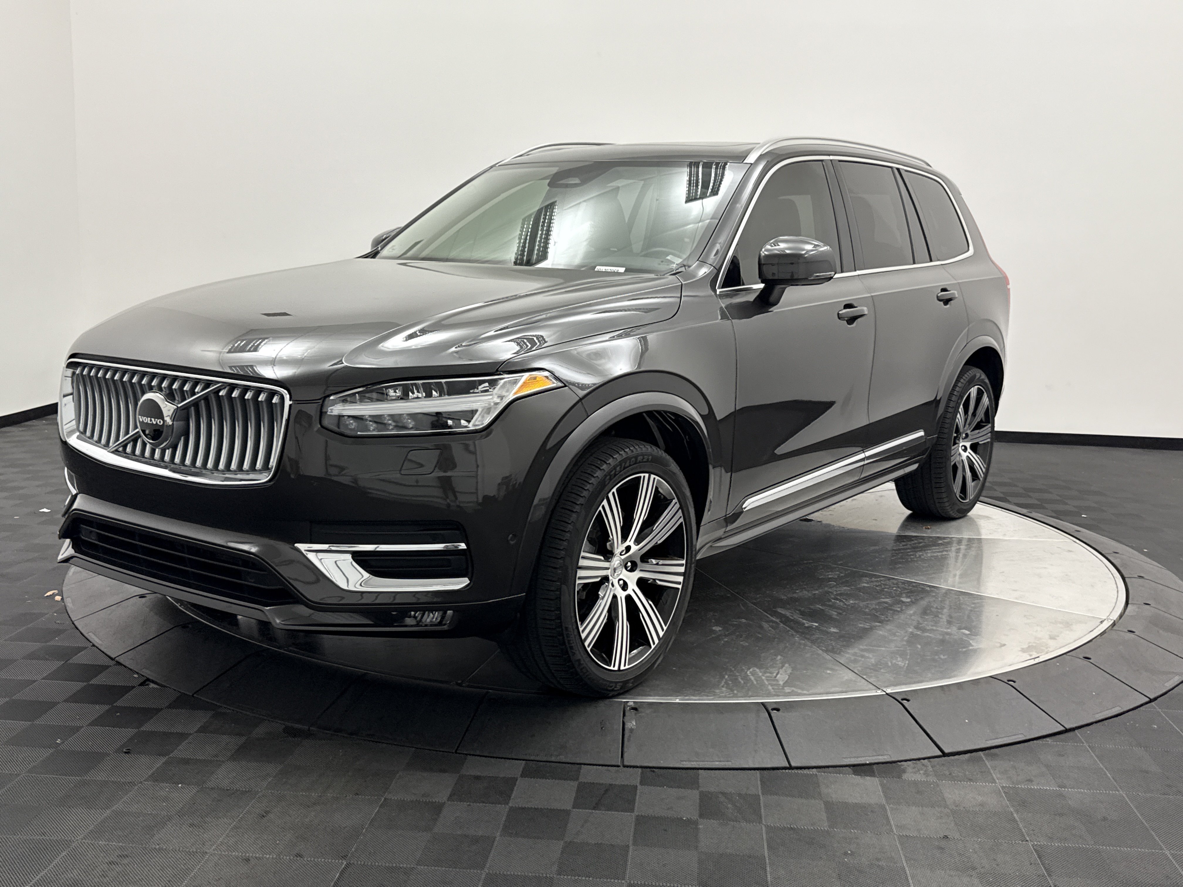 Certified 2024 Volvo XC90 B6 Plus w/ Protection Package Premier AWD/4WD image 3