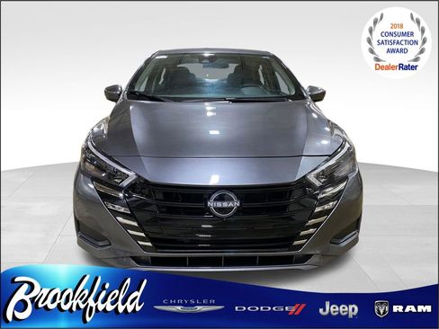 Used 2025 Nissan Versa SV image 2