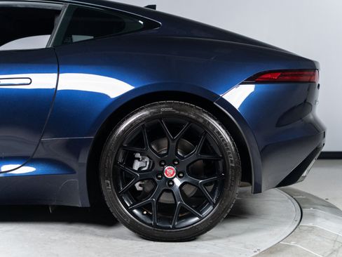 Used 2018 Jaguar F-TYPE Coupe RWD image 11
