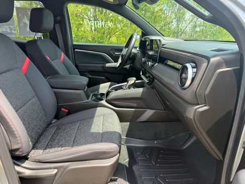 Used 2024 Chevrolet Colorado Z71 w/ Z71 Convenience Package 2 AWD/4WD image 19