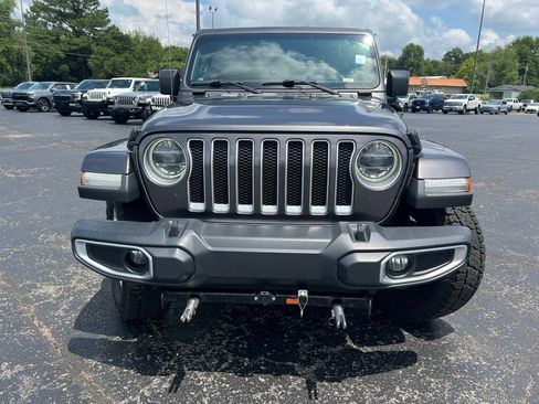 Used 2018 Jeep Wrangler Unlimited Sahara AWD/4WD image 6