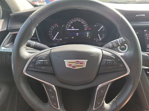 Used 2017 Cadillac XT5 Luxury w/ Driver Awareness Package image 27