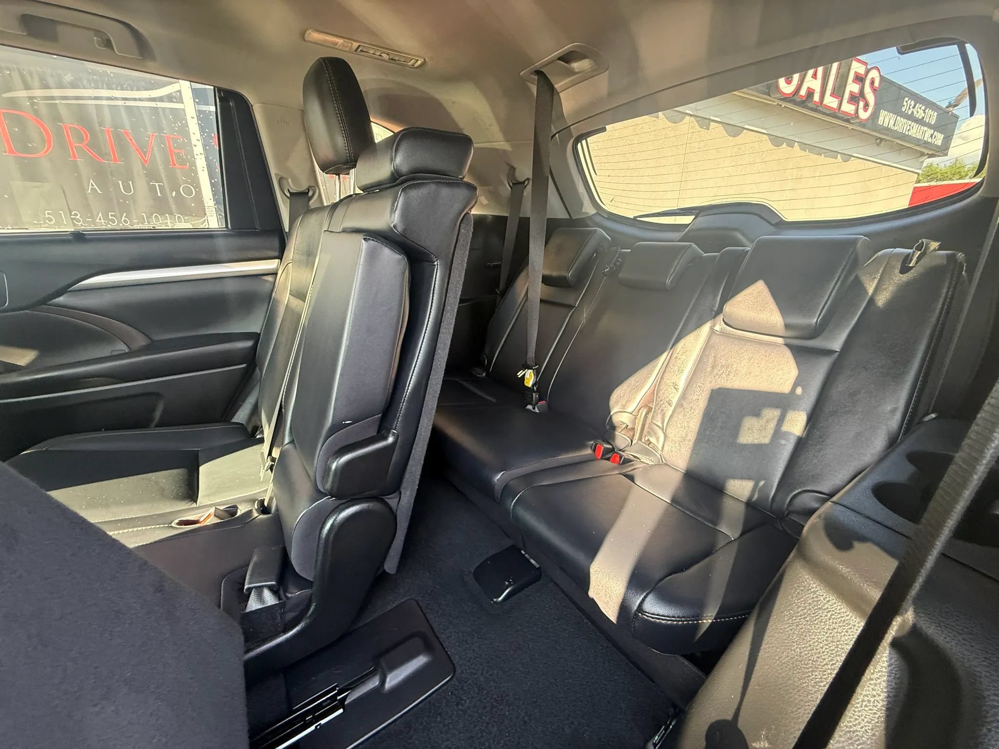 Used 2019 Toyota Highlander XLE AWD/4WD image 12