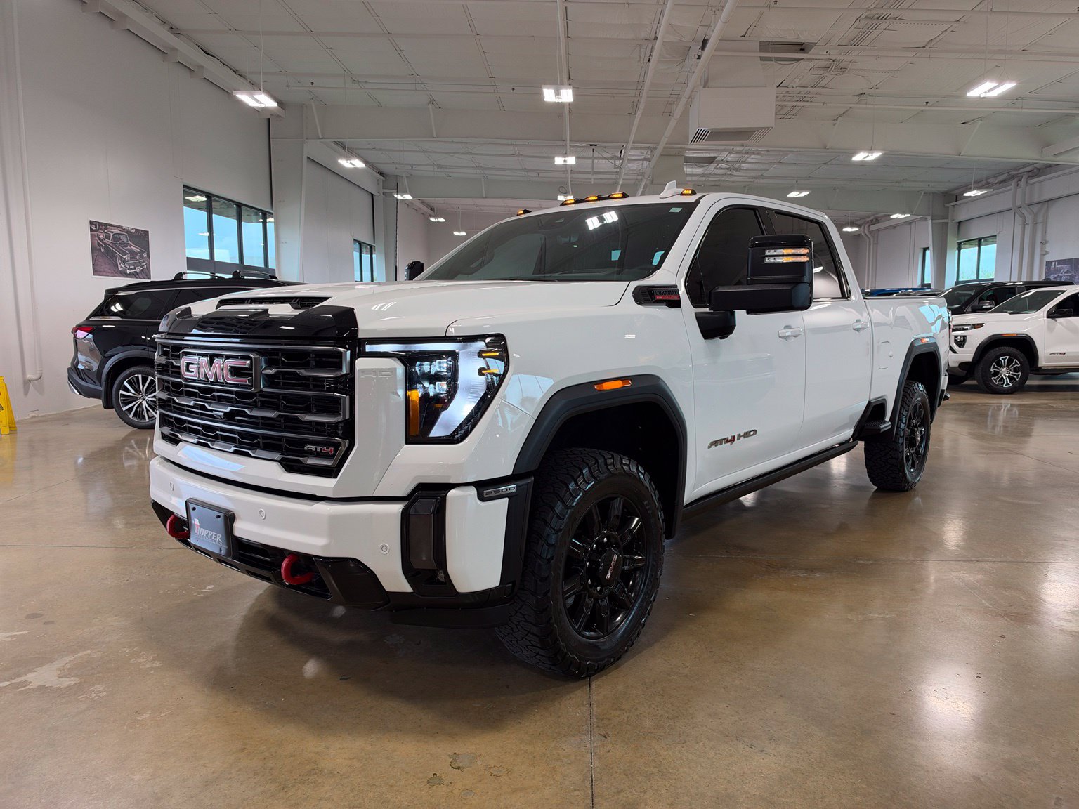 Used 2024 GMC Sierra 2500 AT4 w/ AT4 Premium Plus Package AWD/4WD image 3