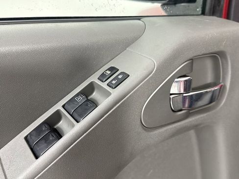 Used 2019 Nissan Frontier SV image 14