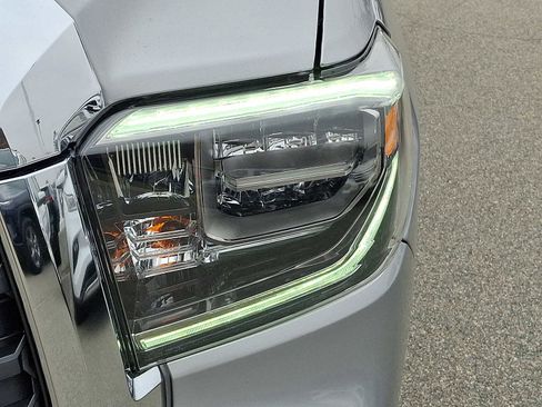 Used 2018 Toyota Tundra SR5 image 11