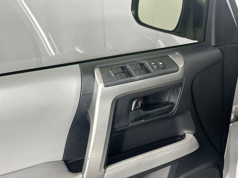 Used 2013 Toyota 4Runner SR5 RWD image 15