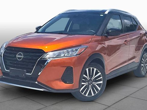 Used 2023 Nissan Kicks SV FWD image 1