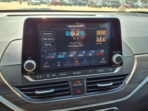 Used 2025 Nissan Altima 2.5 SV image 19