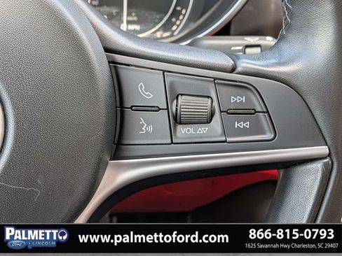 Used 2019 Alfa Romeo Giulia Ti w/ Quick Order Package 22X Lusso AWD/4WD image 26