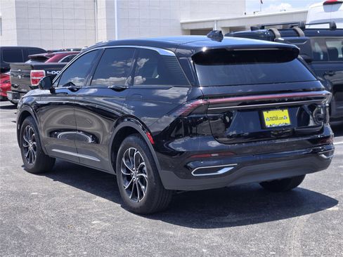 Used 2024 Lincoln Nautilus Premier AWD/4WD image 6