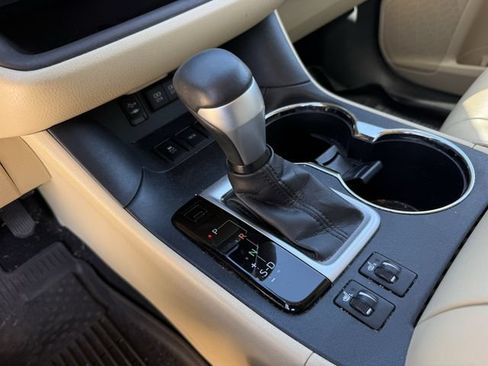 Used 2017 Toyota Highlander XLE FWD image 21