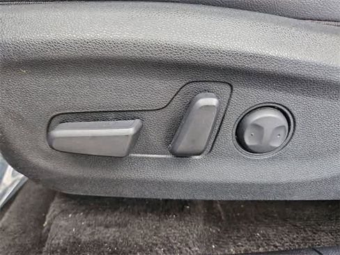 Used 2022 Kia Niro EX image 18