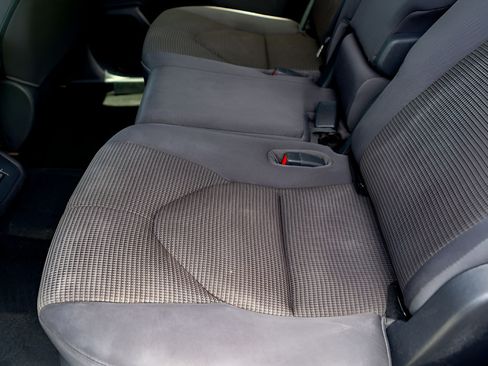 Used 2023 Toyota Highlander LE FWD image 25