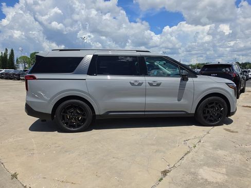 New 2027 Kia Carnival SX Prestige FWD image 9