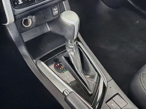 Used 2018 Toyota Corolla LE FWD image 23
