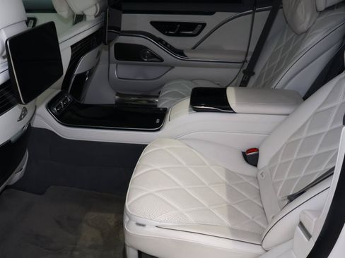 Used 2024 Mercedes-Benz Maybach S 580 4MATIC image 23