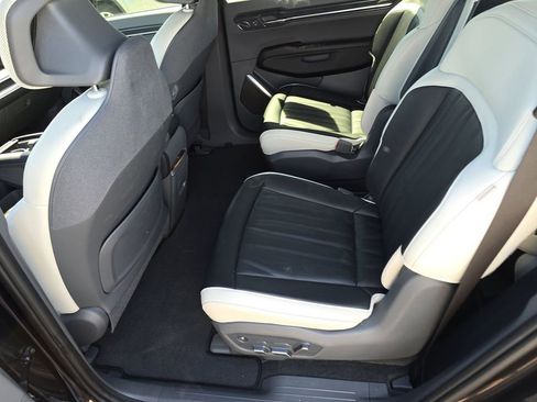 Certified 2024 Kia EV9 GT-Line image 9